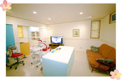 他の歯科医院にはない、余裕と安心を感じさせる広い診療室の写真